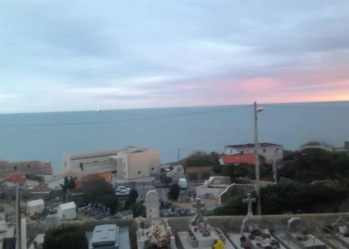 Le Grand Mole - 2 A 8 Voyageurs Sète